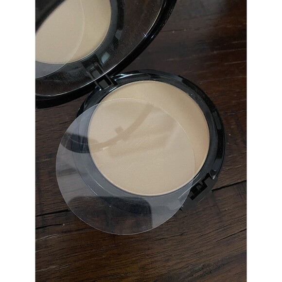 Mally Smooth skin Perfecting Pressed Powder Foundation Large .35oz NEW Fresh - Picture 3 of 5